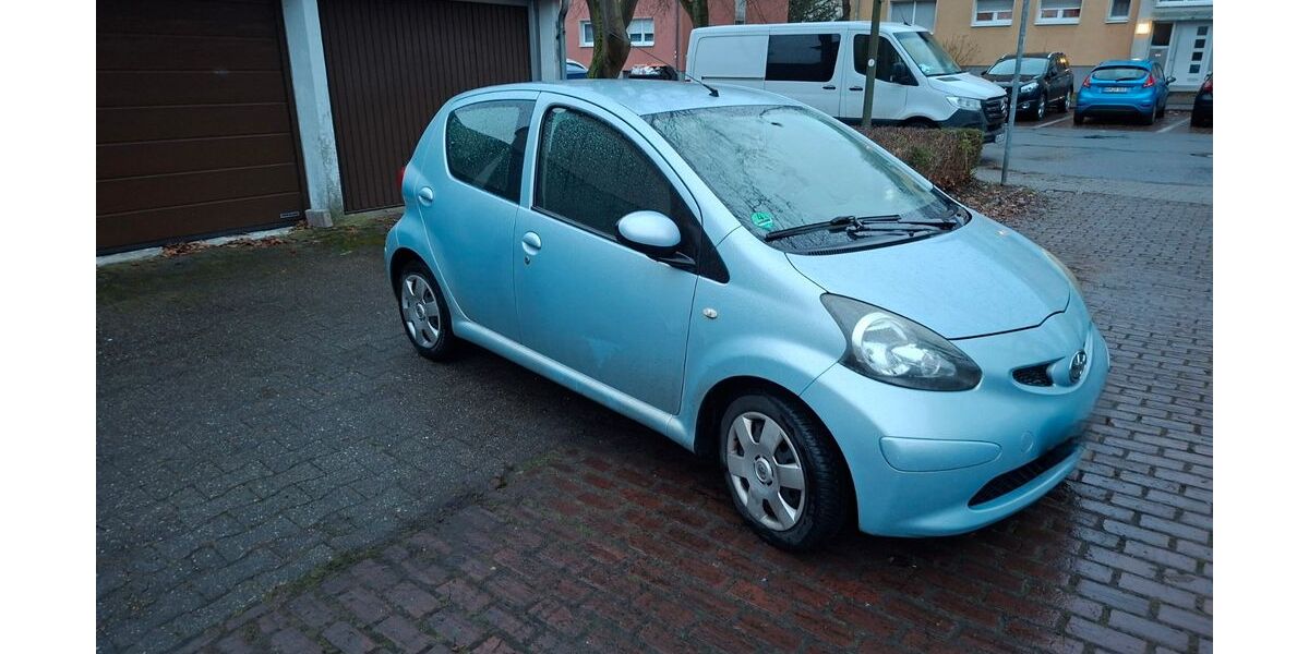 Toyota Aygo (X) 170.000 km 1.999 &euro; HAMM 59073