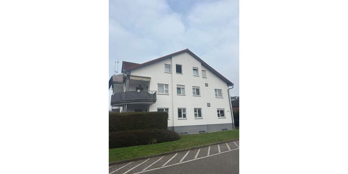 ca. 84 qm toll geschnittene 3-Zimmer Wohnung mit großem Balkon 3 zimmer