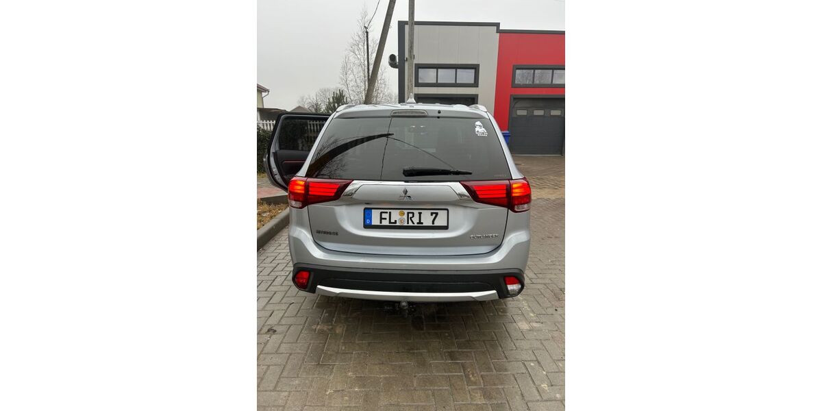 Mitsubishi Outlander 240.000 km 12.500 &euro; Flensburg 24944