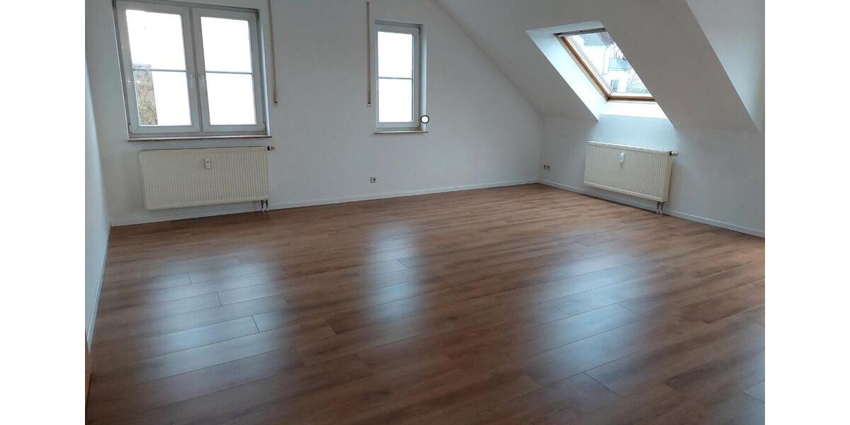 Dachgeschoßwohnung Erfurt Hochheim - 3 Zimmer, 78 m&sup2;, 890&euro; | Angebot:26354149