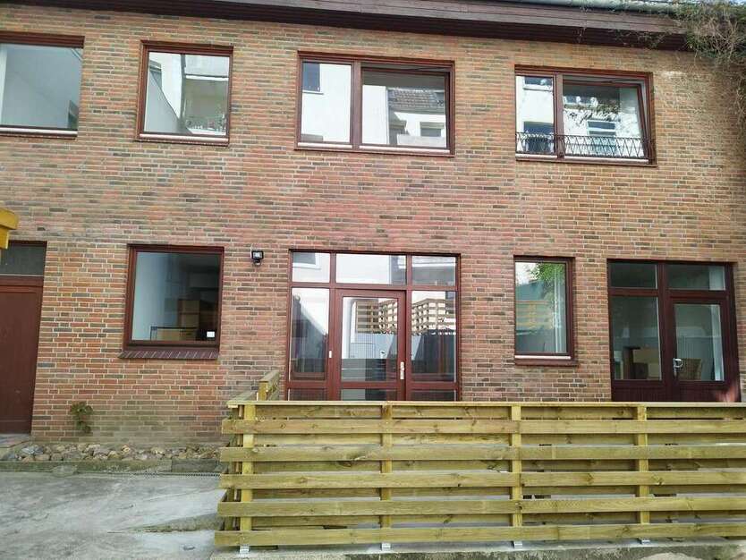 Haus zum Mieten in Kiel 1.700 € 155 m²
