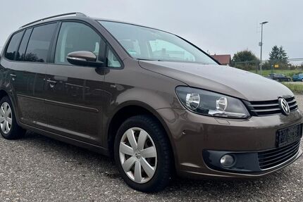 VW Touran 249.900 km 5.800 € Freiburg 79108
