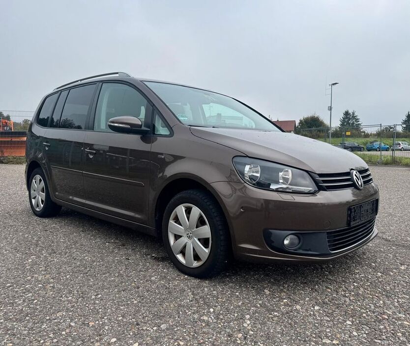 VW Touran 249.900 km 5.800 € Freiburg 79108