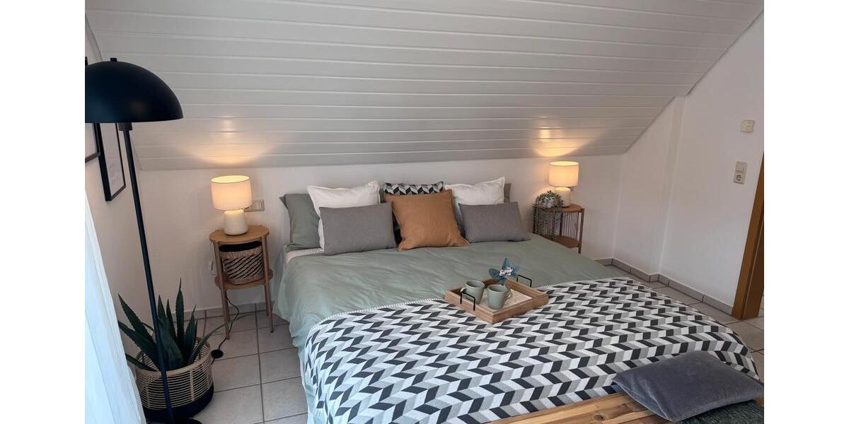 Dachgeschoßwohnung Tübingen Derendingen - 3 Zimmer, 73 m&sup2;, 1.350&euro; | Angebot:24814682