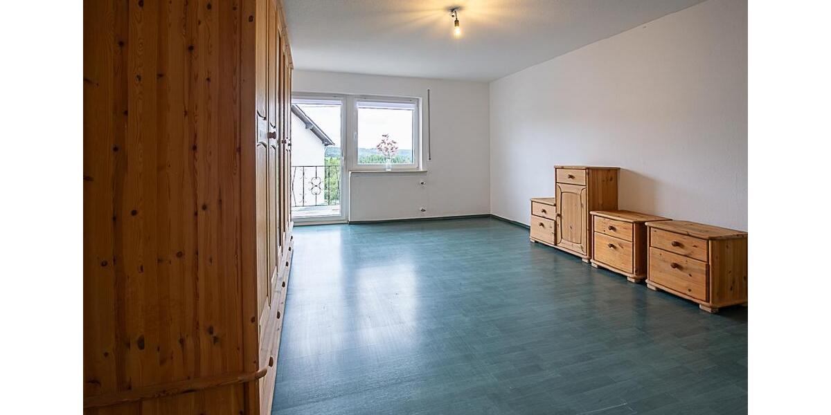 Etagenwohnung Hoffeld - 4 Zimmer, 121 m&sup2;, 780&euro; | Angebot:26498349