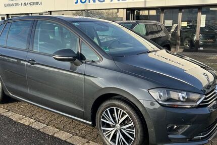 VW Golf Sportsvan 111.300 km 14.890 &euro; Mönchengladbach 41066