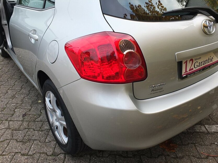 Toyota Auris 1.6i BLACK WEEK 25: SOL ALLE INSPEKTIONEN GA 174.885 km 4.908 € Köln 50858
