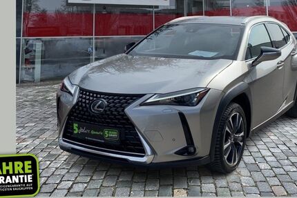 Lexus UX 45.283 km 27.990 &euro; München 80687