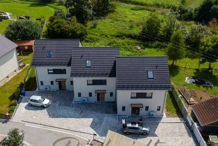 Schlüsselfertig ausgebautes Reihenendhaus mit Terrasse, Garten, 2 Stellplätzen, KFW 40 Effizienzhaus 5 zimmer