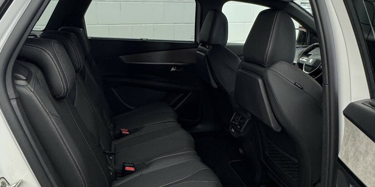 Peugeot 5008 GT Puretech 130 EAT8 1.Hand 7 Sitze 19.369 km 25.420 &euro; Lich 35423