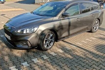 Ford Focus 82.000 km 14.900 &euro; Bad Nauheim 61231