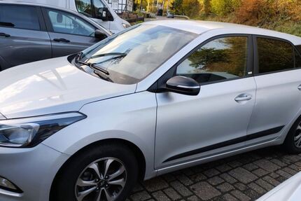 Hyundai i20 100.200 km 7.900 &euro; Ruppichteroth 53809