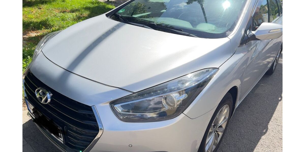 Hyundai i40 112.000 km 9.950 &euro; Hamburg 22145