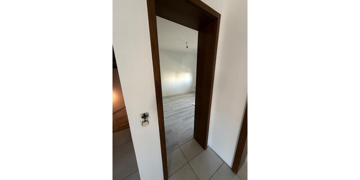 Reihenhaus Kierspe - 6 Zimmer, 140 m&sup2;, 1.300&euro; | Angebot:26314343