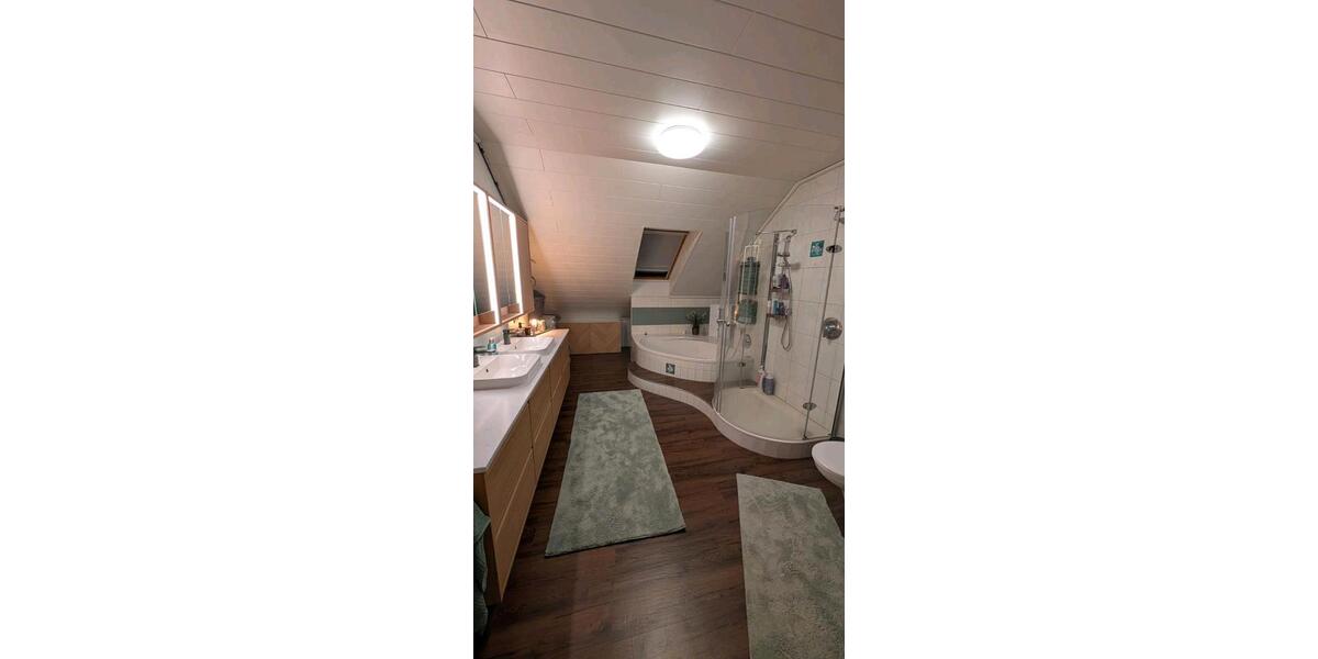 Dachgeschoßwohnung Neckarsulm - 5 Zimmer, 130 m&sup2;, 435.000&euro; | Angebot:25368890