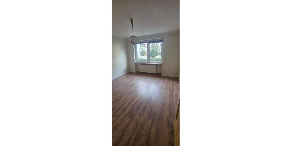 Erdgeschoßwohnung Calbe (Saale) - 3 Zimmer, 65 m&sup2;, 455&euro; | Angebot:27634547