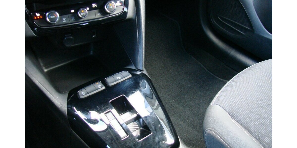 Opel Corsa 1.2 Turbo Elegance LED Totwinkel Kamera 180º 31.662 km 15.980 &euro; Falkensee 14612