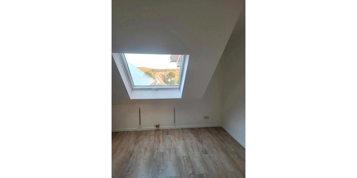 Dachgeschoßwohnung Schellerten - 3 Zimmer, 79 m&sup2;, 1.140&euro; | Angebot:26412857