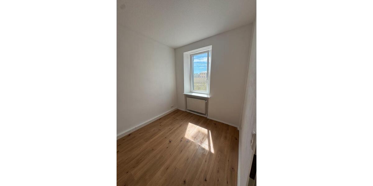 Erdgeschoßwohnung Hof Altstadt - 3 Zimmer, 64 m&sup2;, 195.000&euro; | Angebot:26399365