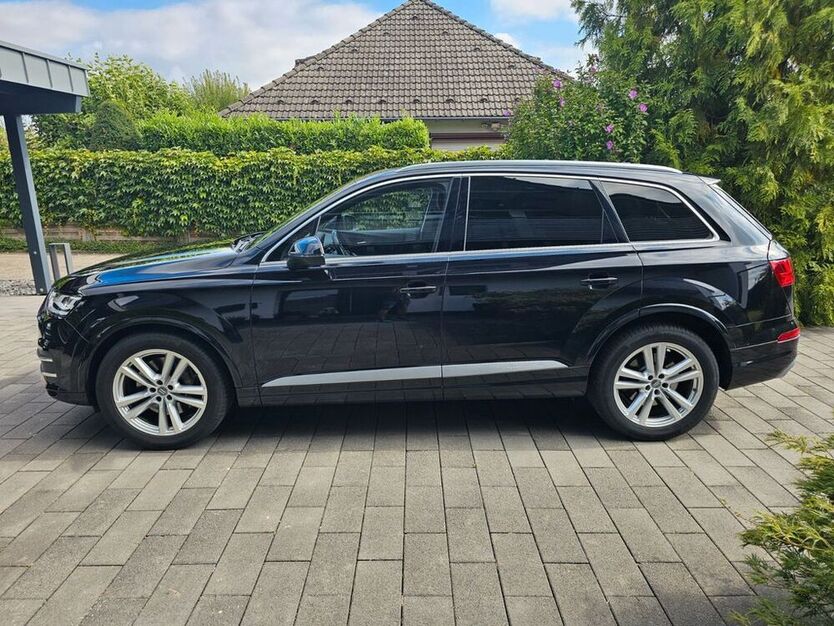 Q7