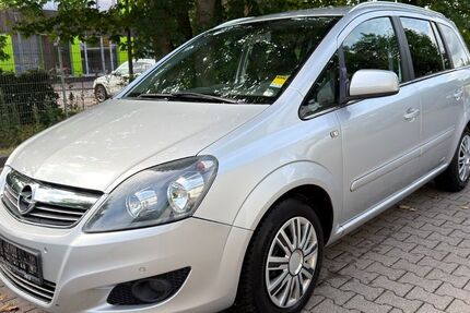 Opel Zafira 206.000 km 2.299 &euro; Lübeck 23560