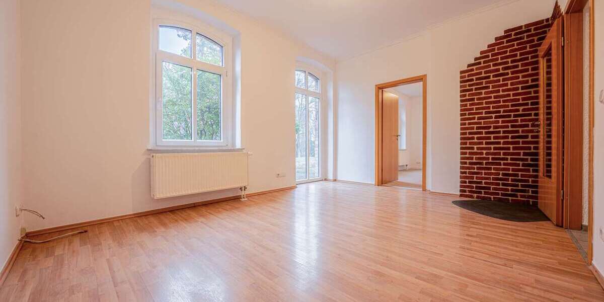 Zweifamilienhaus in ruhiger Naturlage mit Wassernähe– saniertes ehemaliges Bahnhofs-Häuschen - Zweifamilienhaus Sternebeck | Angebot:26095138