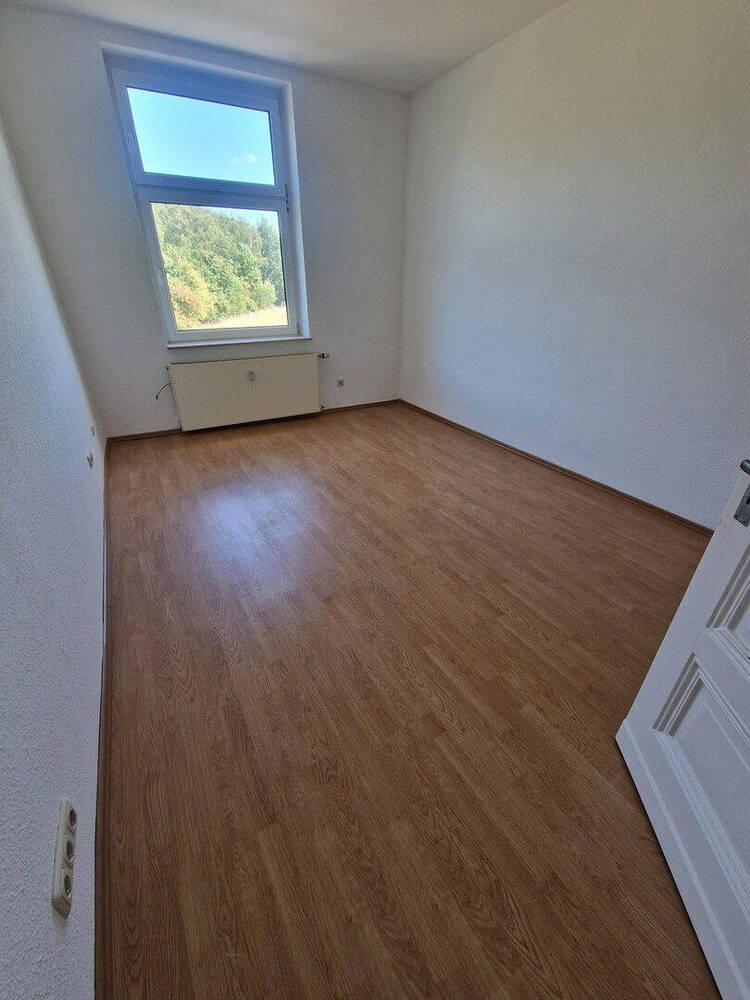schöne große 2,5 Raum Wohnung