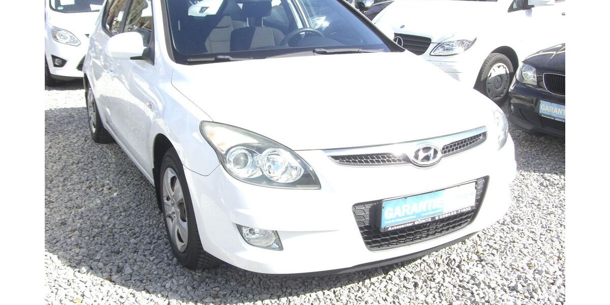 Hyundai i30 94.000 km 5.990 &euro; Vetschau 03226