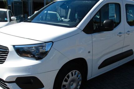 Opel Combo Life 135.973 km 13.990 &euro; Lingen - Baccum 49811
