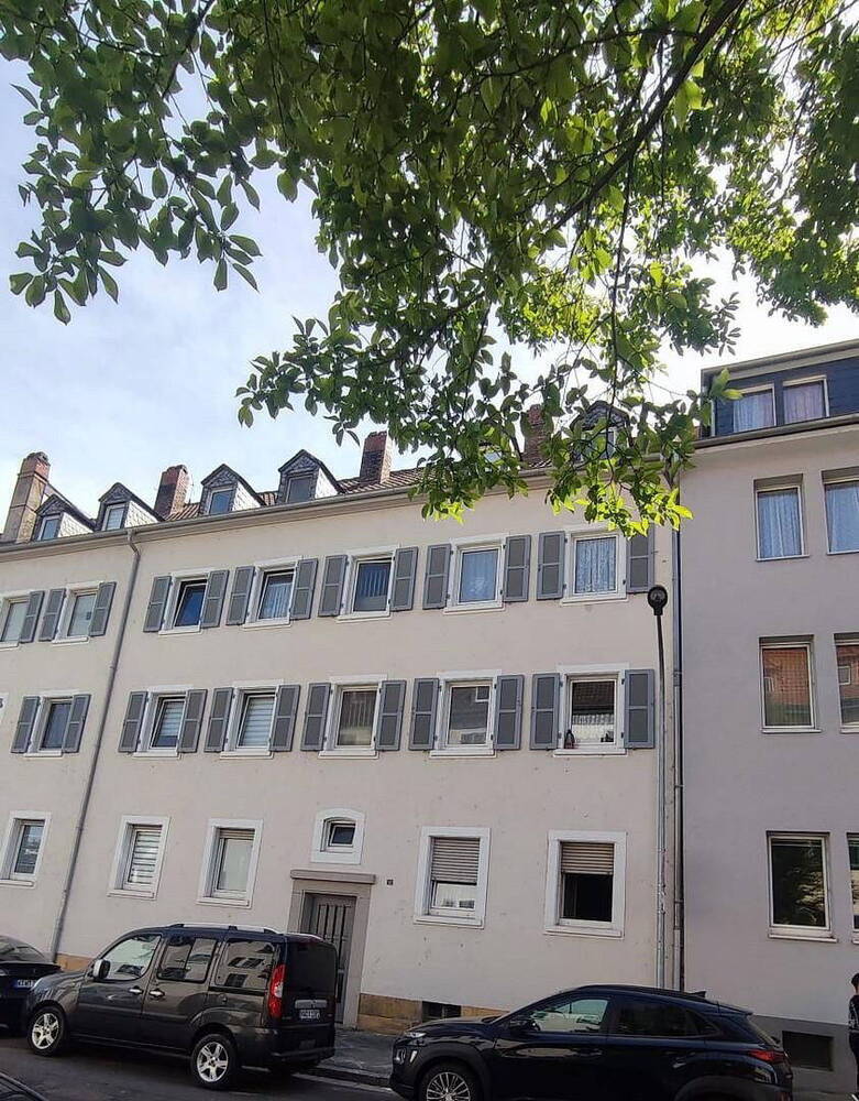 schöne, gut-geschnittene, renovierte 2-Zimmerwohnung zu vermieten