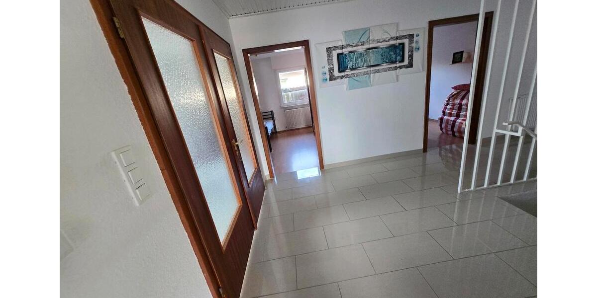 Bungalow Hambühren - 6 Zimmer, 200 m&sup2;, 1.500&euro; | Angebot:26375609