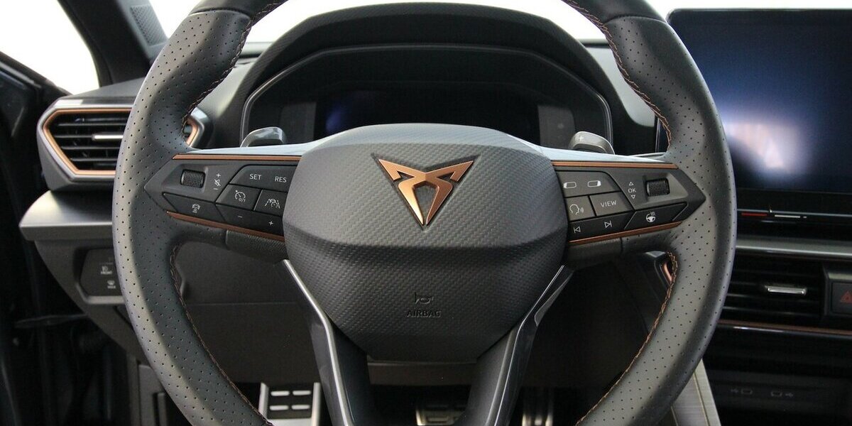 Cupra Leon Sportstourer e-HYBRID 6-DSG NAVI+LED+ACC 8.828 km 29.500 &euro; Hagenow 19230