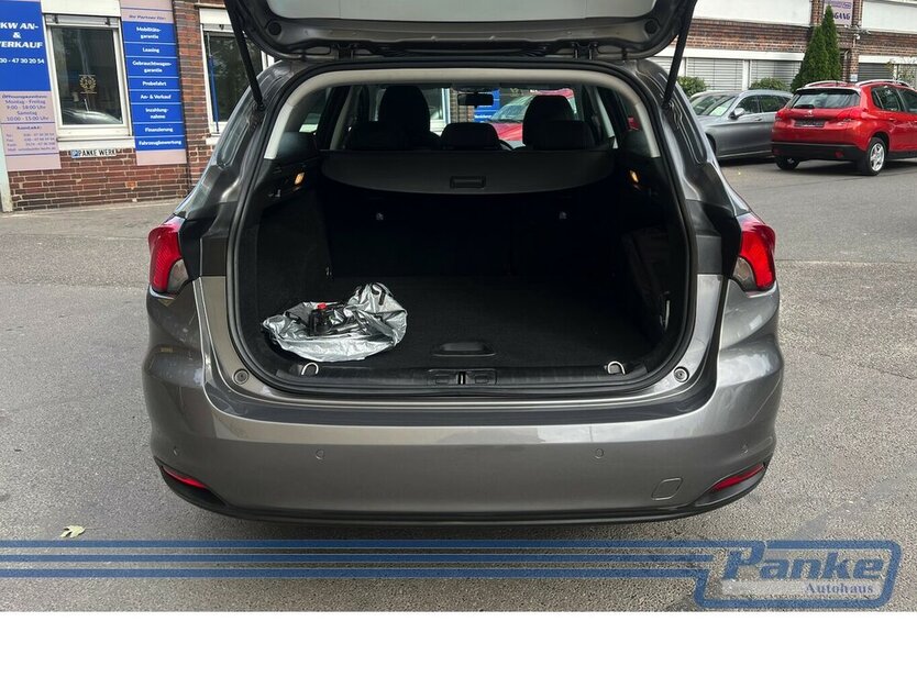 Fiat Tipo 1.4 T-Jet Easy*AHK*SHZ*Klima*NAV*LED*BT* 131.411 km 8.990 € Berlin 13187