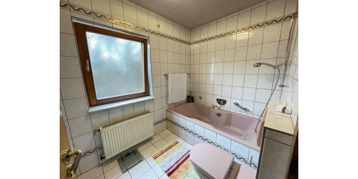 Ihr neues Zuhause? Reihenmittelhaus in Naturnähe auf einem Erbpacht-Grundstück in Fürth-Oberfürberg 5 zimmer
