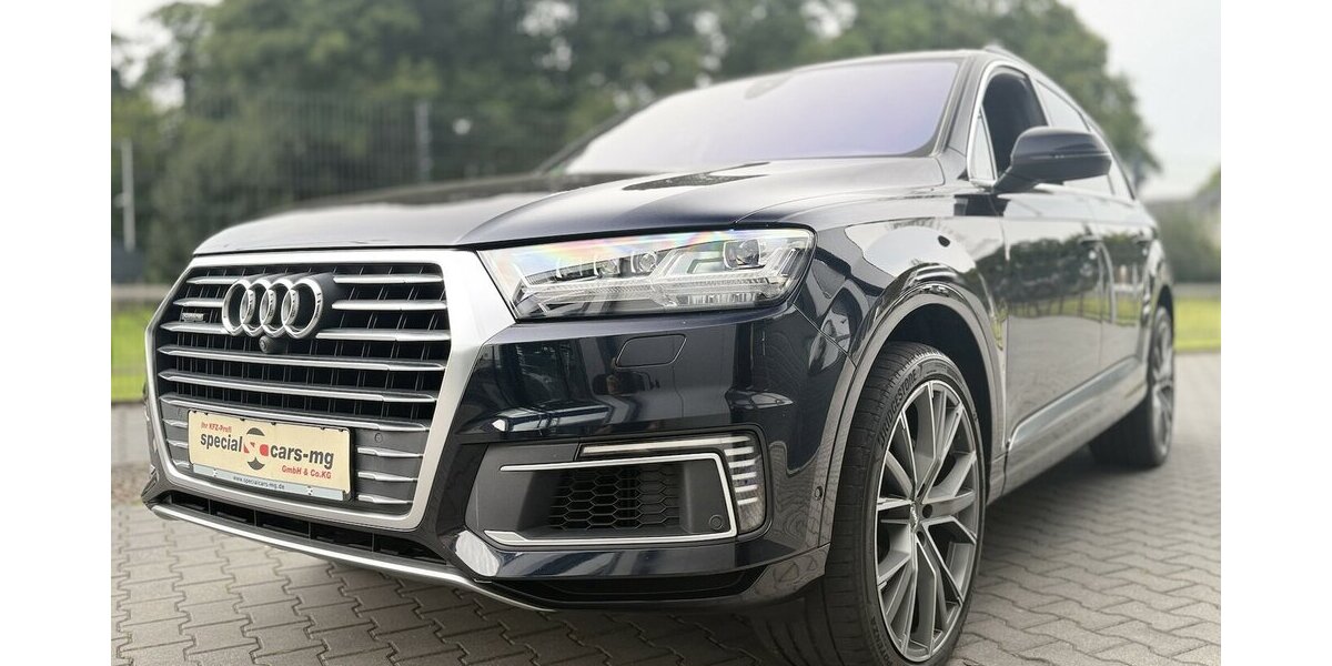 Audi Q7 3.0 TDI e-tron quattro / Panorama / Kamera 179.000 km 30.900 € Mönchengladbach 41066