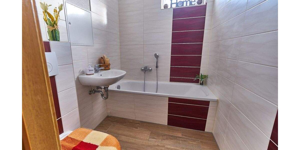 Etagenwohnung Hohenmölsen Jaucha - 2 Zimmer, 52 m&sup2;, 307&euro; | Angebot:26433964
