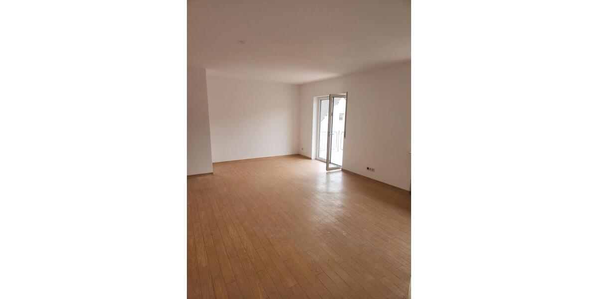 Etagenwohnung Nohfelden - 3 Zimmer, 90 m&sup2;, 954&euro; | Angebot:25361020