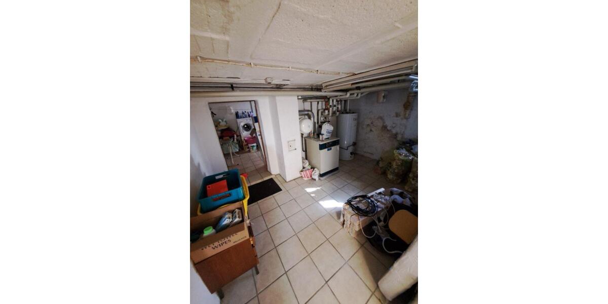 Einfamilienhaus mit Garten + Garage 575m^2 ZU VERMIETEN! 5 zimmer