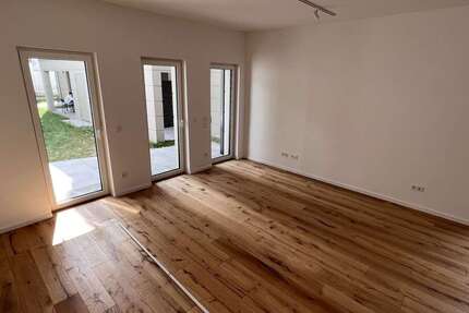 Haus Frankfurt am Main Bockenheim - 4 Zimmer, 100 m&sup2;, 2.550&euro; | Angebot:27735607