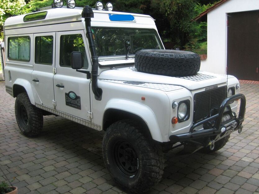Land Rover Defender 220.000 km 47.000 € Neustadt 67433
