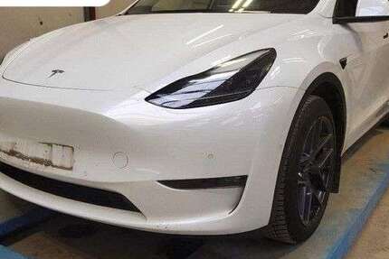 Tesla Model Y 143.334 km 29.450 &euro; Herges-Hallenberg 98587