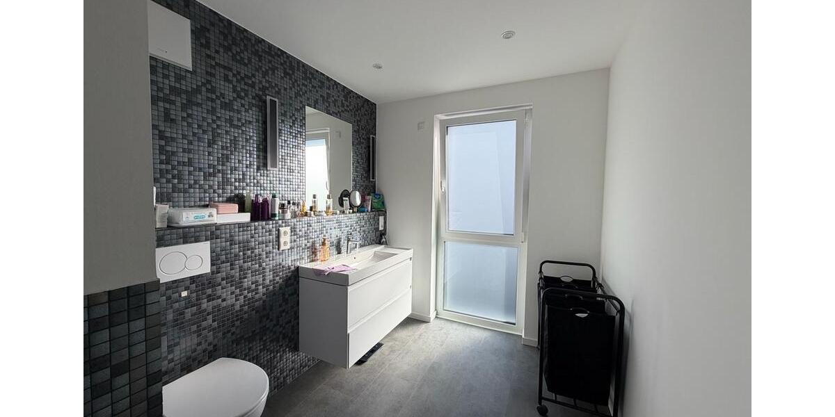 Etagenwohnung Neu-Isenburg Isenburg - 2 Zimmer, 83 m&sup2;, 1.350&euro; | Angebot:26585870