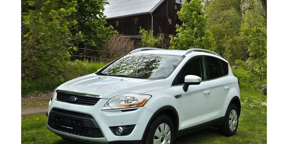 Ford Kuga 98.078 km 9.289 &euro; Röslau 95195