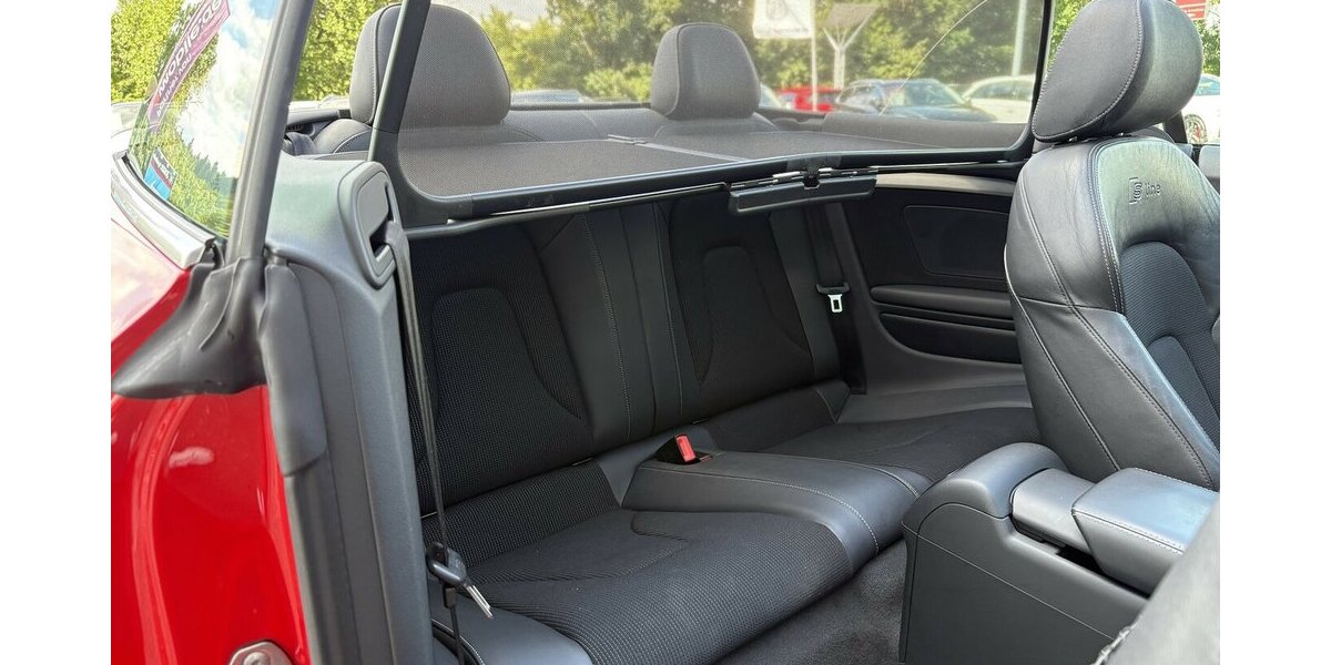 Audi A5 2.0 TDI Cabriolet S-Line XENON/NAVI/1.HAND 121.753 km 15.900 &euro; Villingen-Schwenningen 78054