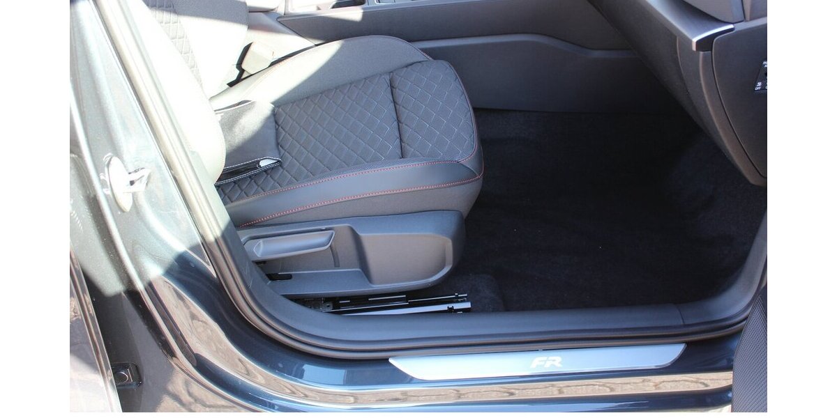 Seat Leon FR 1,4 e-HYBRID NAVI/18Zoll/LED/Kamera 74.562 km 21.900 &euro; Höchstenbach 57629