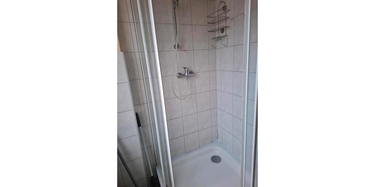 2 Zimmer mit Separaten Bad zur Untermiete 2 zimmer