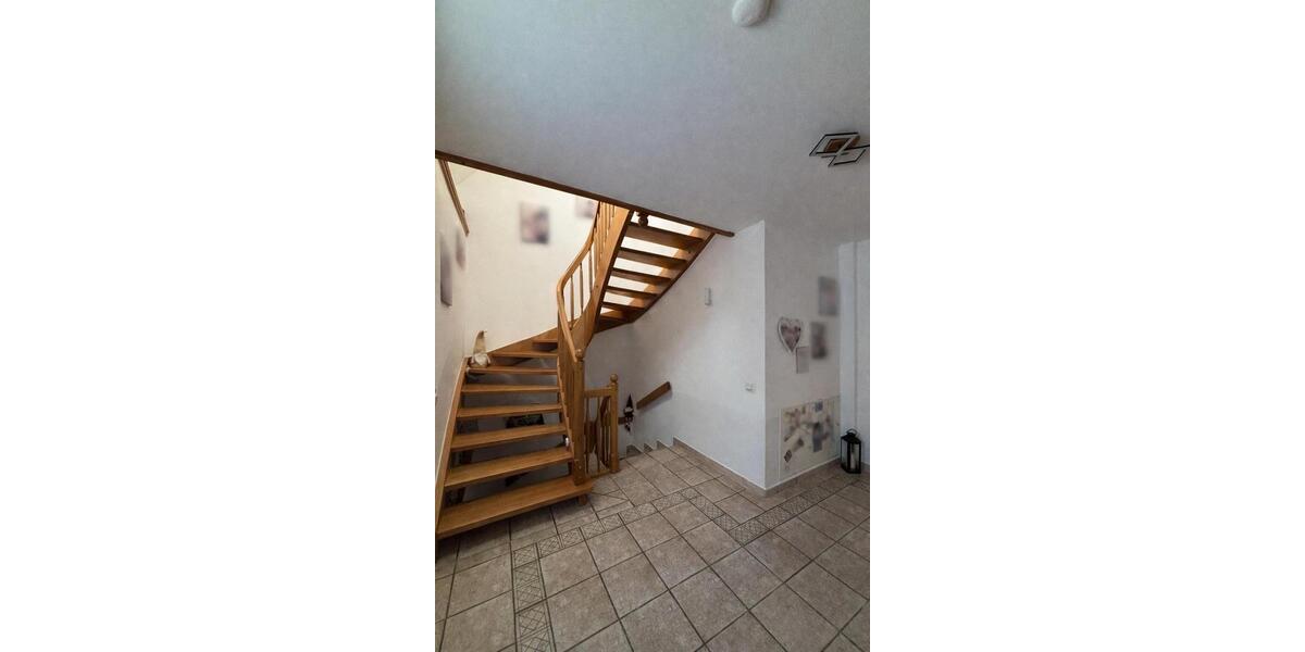 Doppelhaushälfte Niestetal - 4.5 Zimmer, 155 m&sup2;, 1.780&euro; | Angebot:25353960