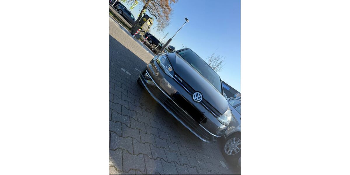 VW Golf 76.000 km 18.000 &euro; Hilchenbach 57271