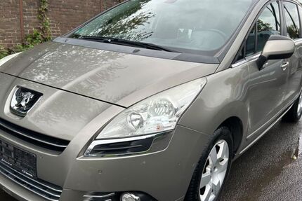 Peugeot 5008 152.000 km 5.300 € Köln 50739