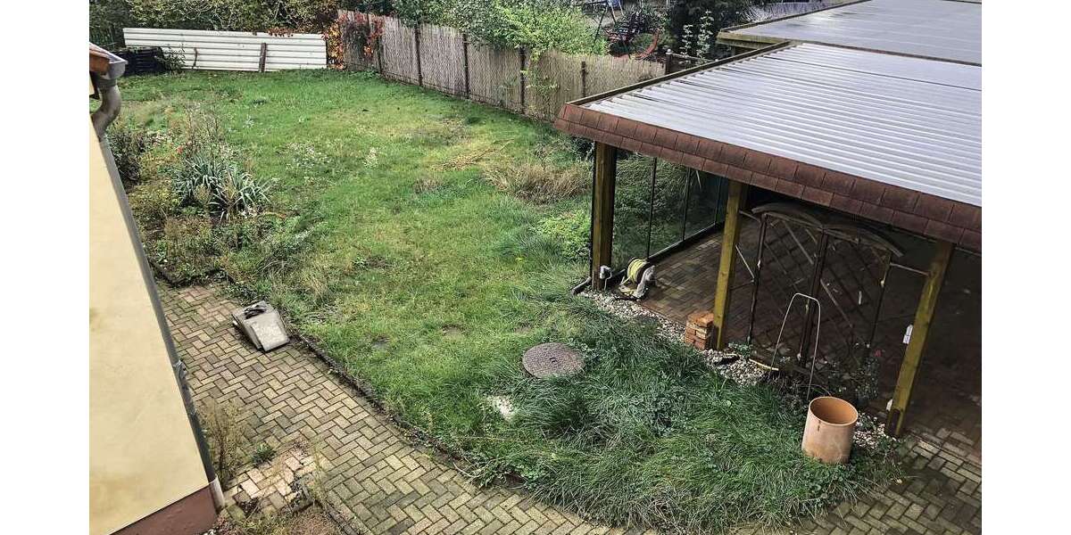 ++Doppelhaushälfte mit Entwicklungspotential in Döllnitz++ 7 zimmer